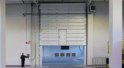 Противопожарные секционные ворота с калиткой Doorhan ISD FP